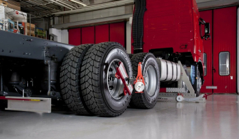 В чем уникальность грузового шиномонтажа и почему это не то же самое, что обслуживание легковых авто